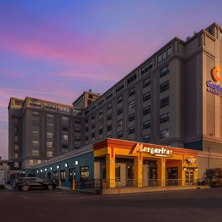 Comfort Inn & Suites Logan International Airport Ривиър Екстериор снимка