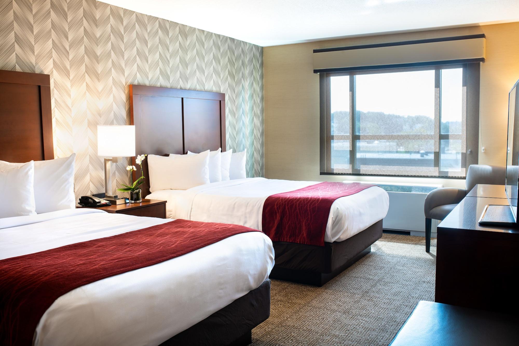 Comfort Inn & Suites Logan International Airport Ривиър Екстериор снимка