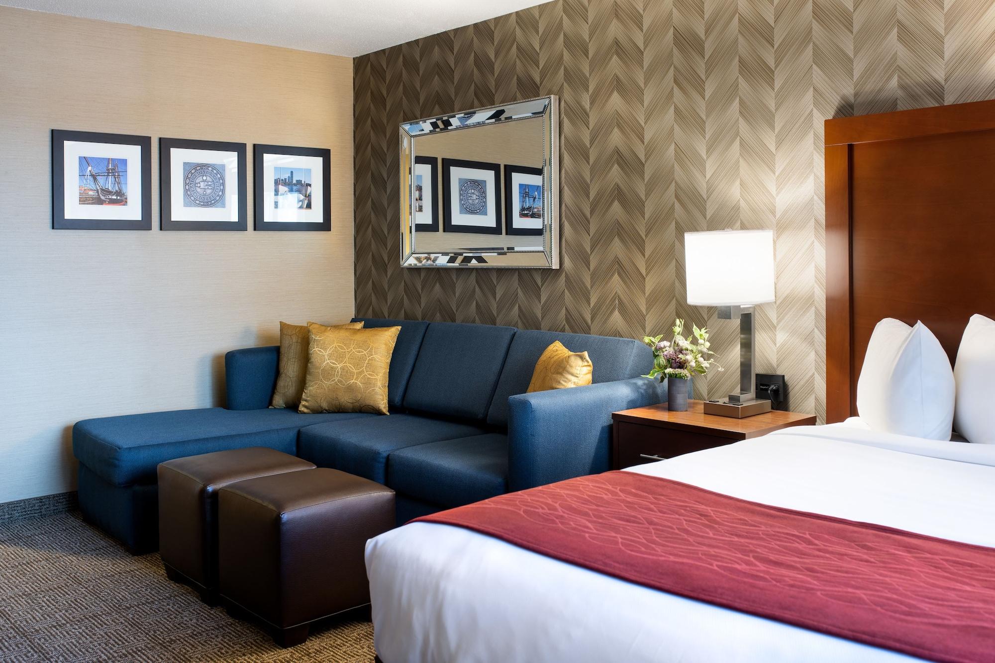 Comfort Inn & Suites Logan International Airport Ривиър Екстериор снимка