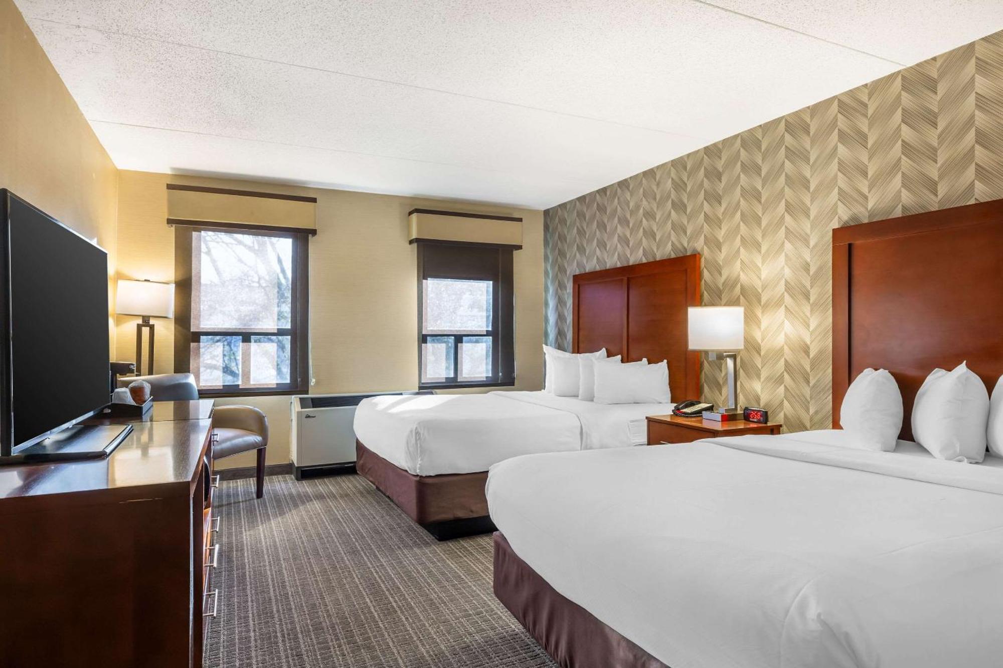 Comfort Inn & Suites Logan International Airport Ривиър Екстериор снимка